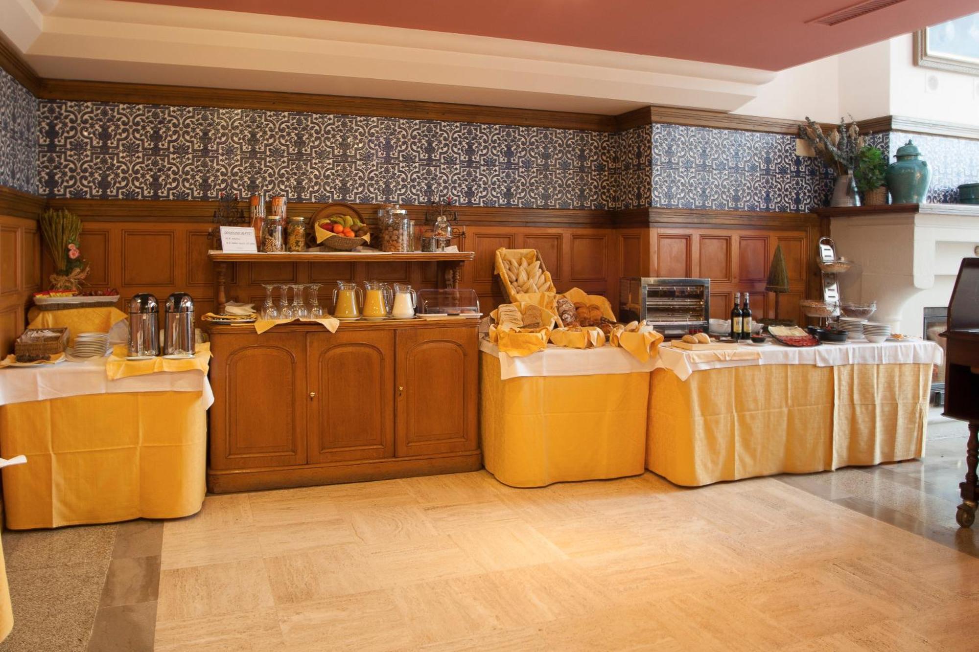 Trevenque Hotel